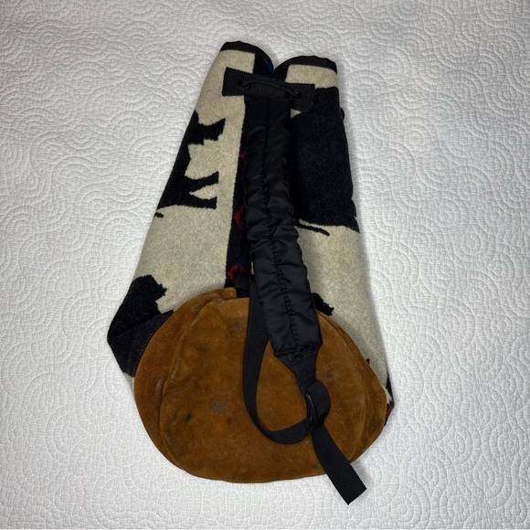 Vintage Pendleton Star Pattern Backpack in Blue, Red, and Cream - Picture 5 of 14